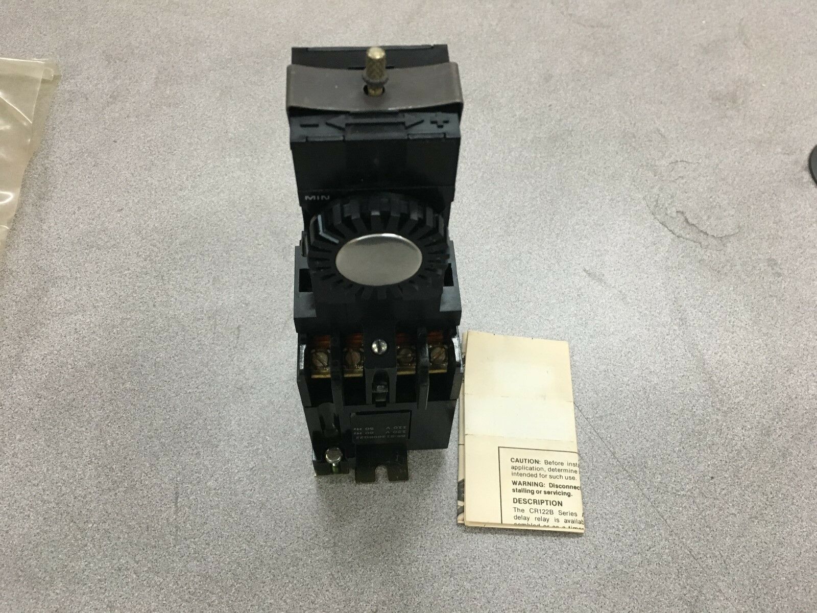 NEW NO BOX GENERAL ELECTRIC TIME DELAY RELAY WITH TIMER CR122B04022A
