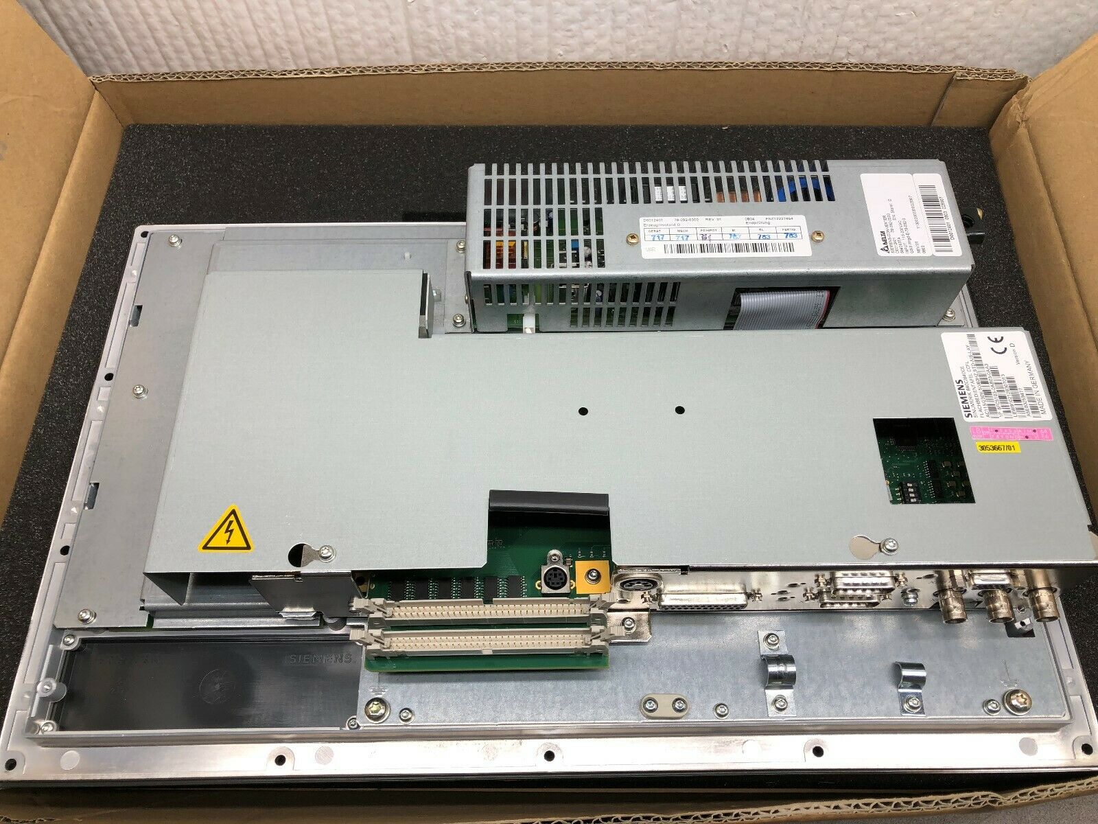 NEW IN BOX SIEMENS SINUMERIK HUMAN INTERFACE MODULE 6FC5103-0AB03-0AA3