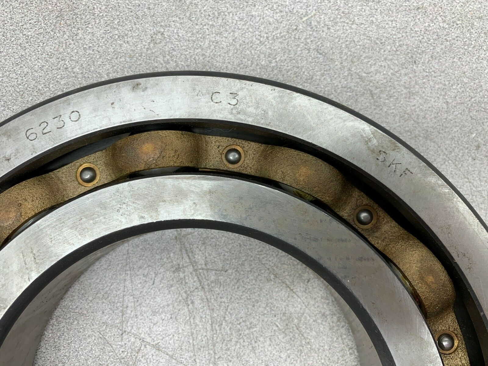 NEW NO BOX SKF RADIAL BALL BEARING 6230 M/C3