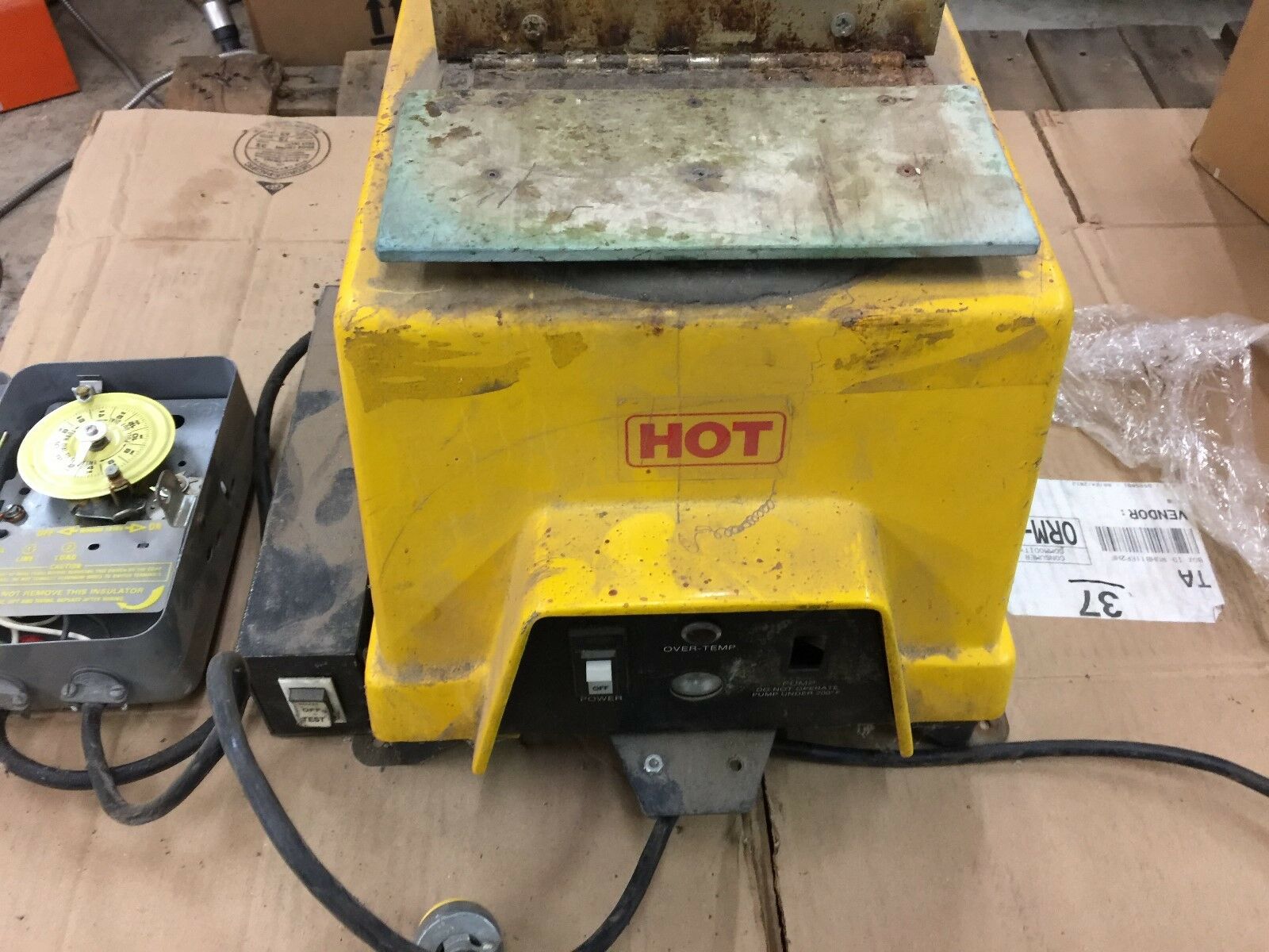 USED SLAUTTERBACK LS-10H 120VAC 1000WATT HOT GLUE DISPENSER 75047-000