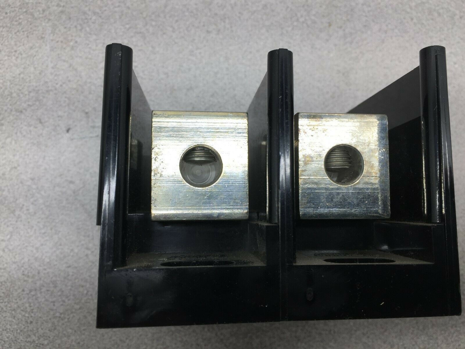 USED GOULD 600VAC 2POLE 2/O TERMINAL BLOCK 67062