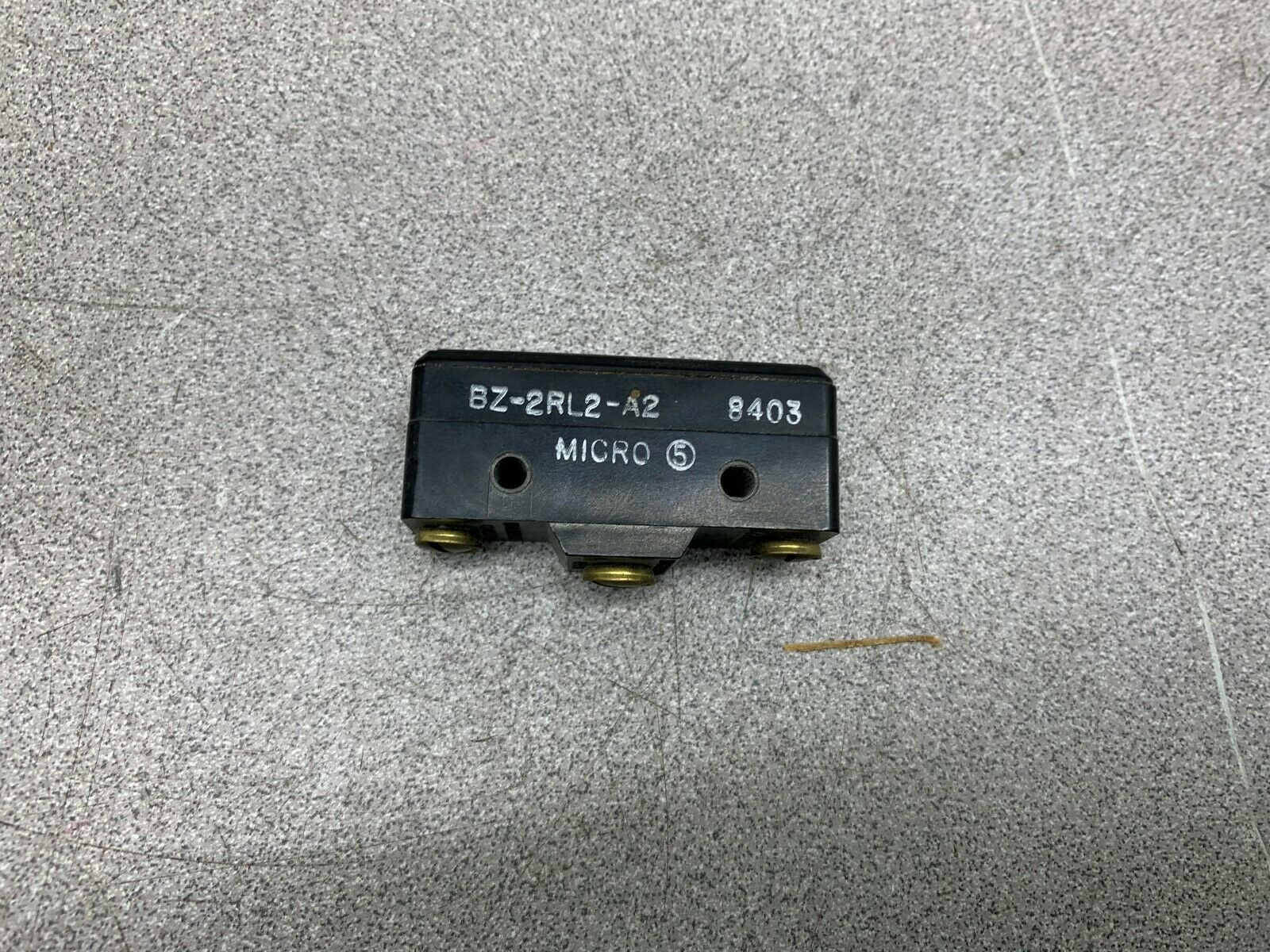 NEW NO BOX MICRO SWITCH BZ-2RL2-A2