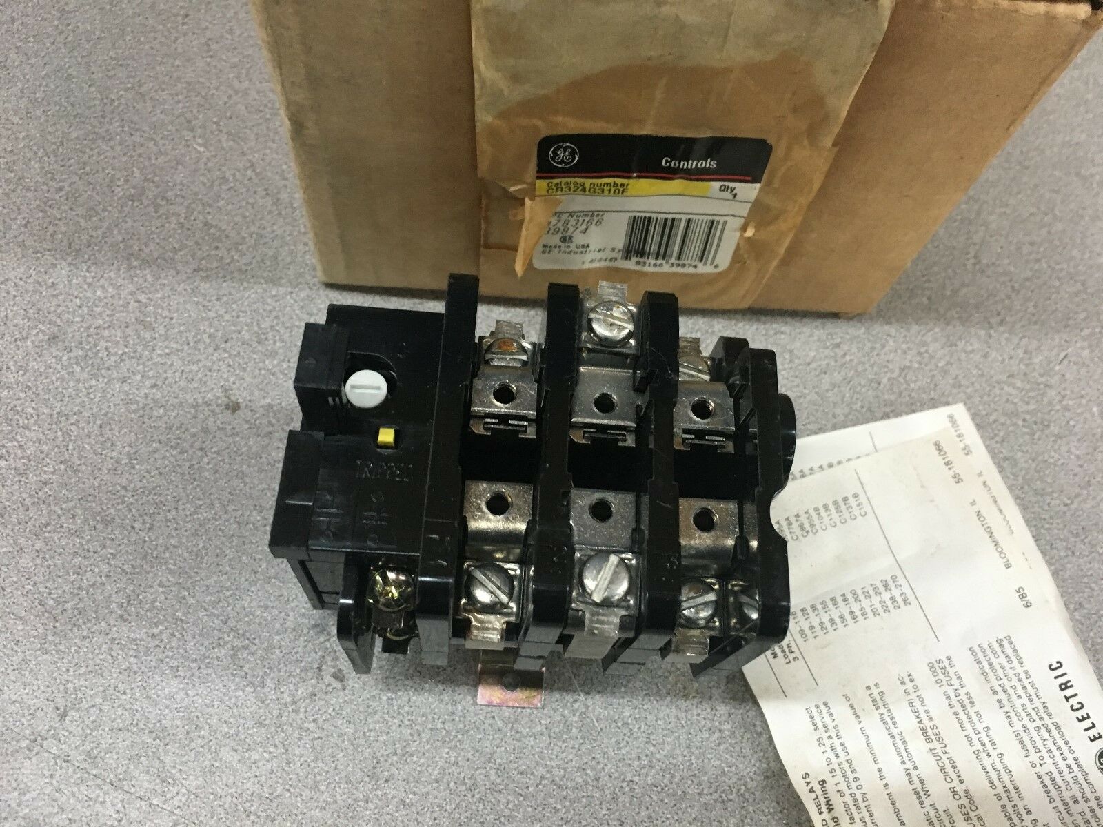 NEW IN BOX GENERAL ELECTRIC OVERLOAD RELAY CR324G310F