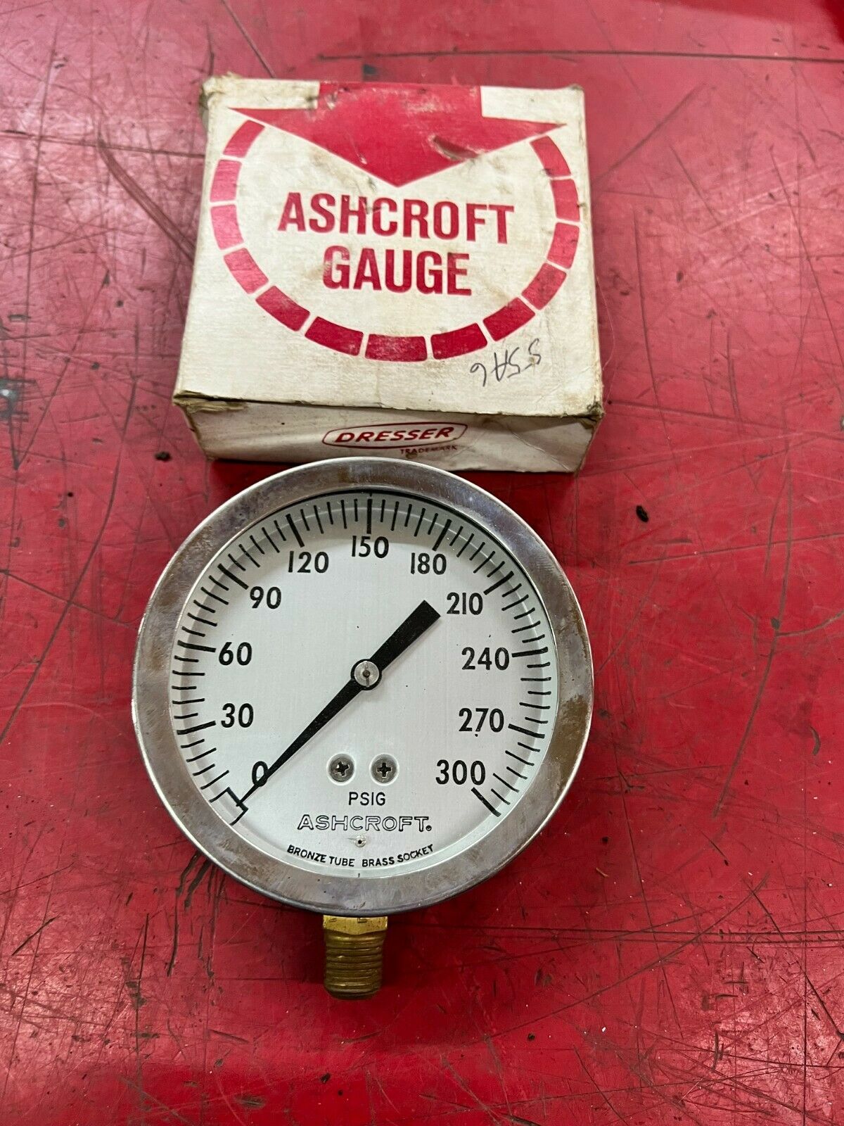 NEW IN BOX AHSCROFT 0-300 PSI PRESSURE GAUGE 1009A 02L