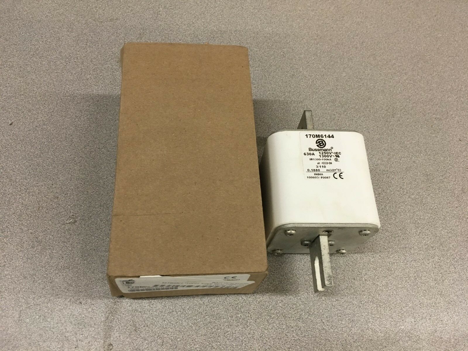 NEW IN BOX BUSSMANN 630AMP 1250VAC FUSE 170M6144