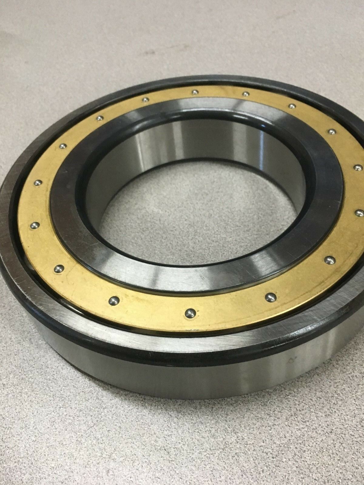 NEW NO BOX FAG SPHERICAL ROLLER BEARING 20222MB