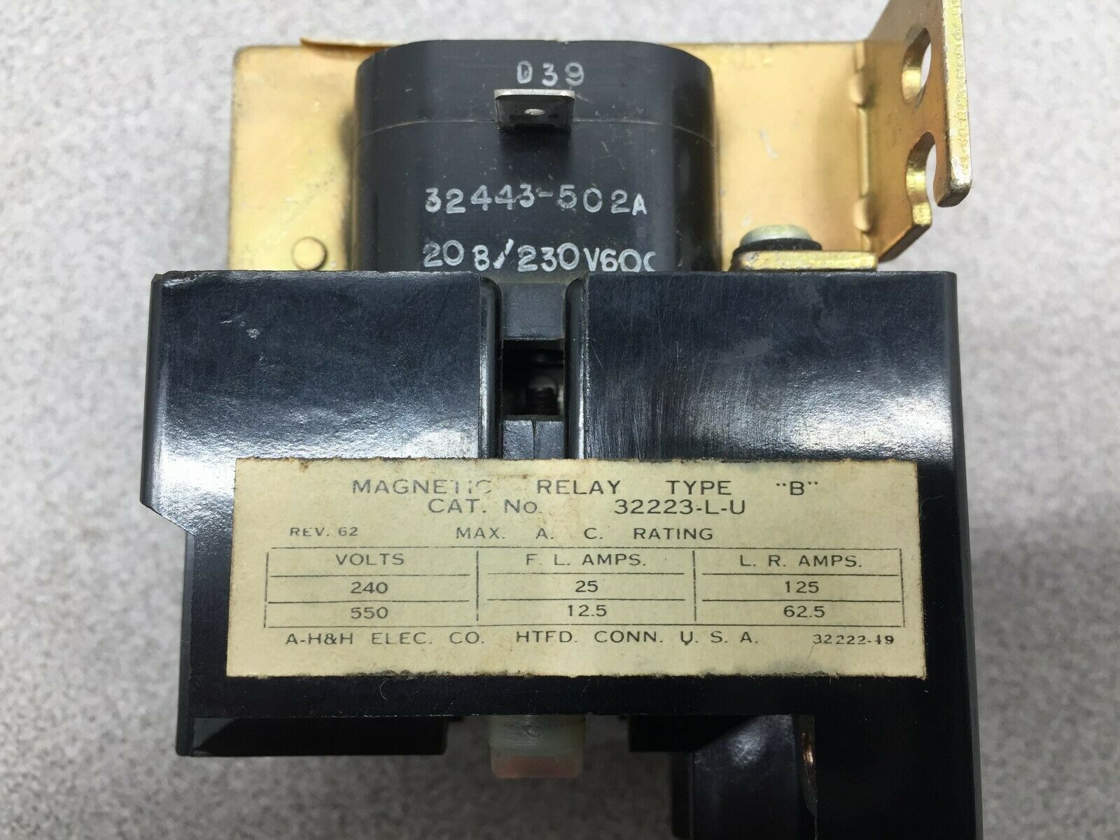 USED A-H&H 3POLE 230VAC COIL RELAY 32223-L-U