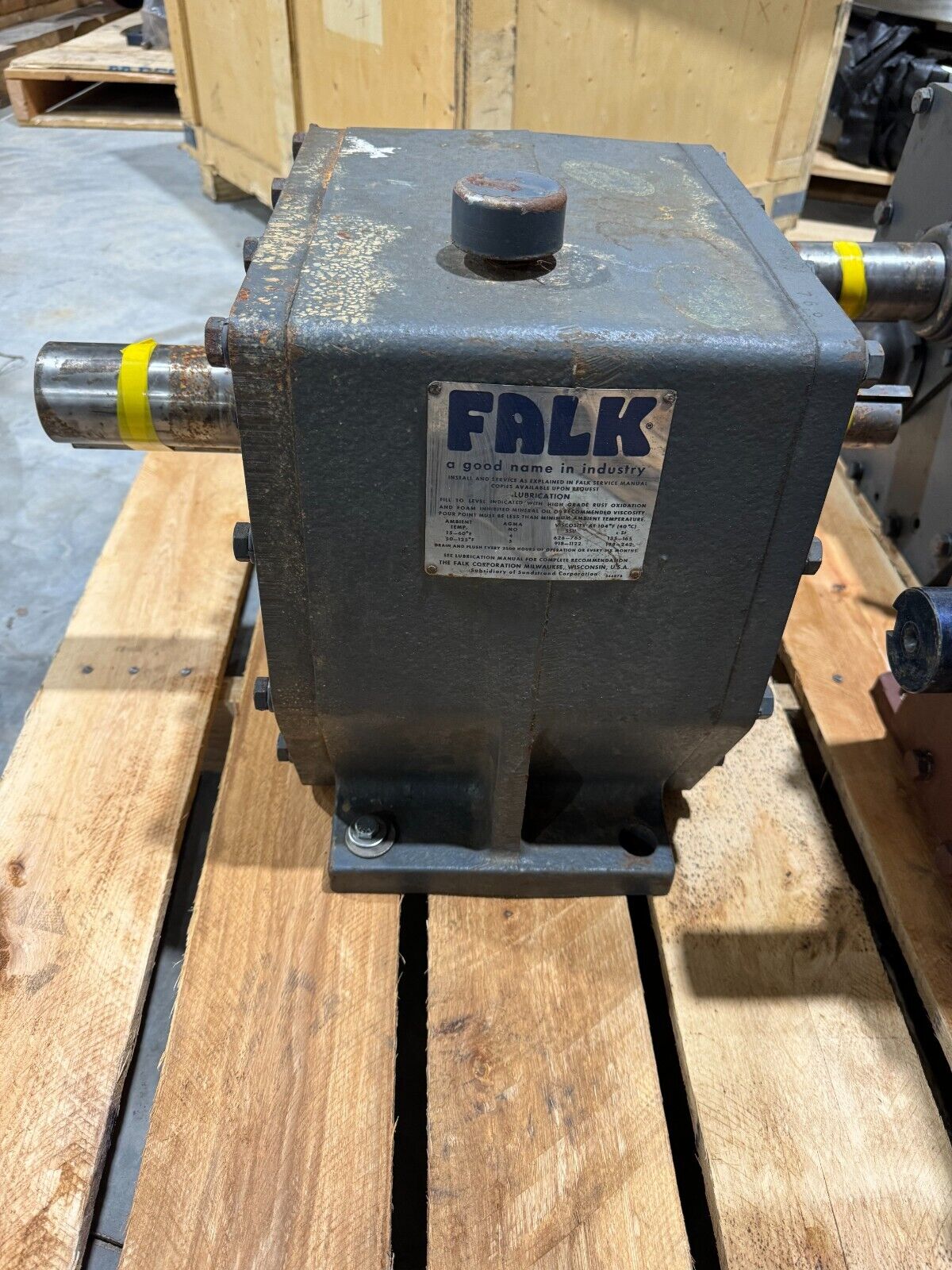 USED FALK ENCLOSED GEAR DRIVE SPEED REDUCER 9.102 RATIO 1050FC2A