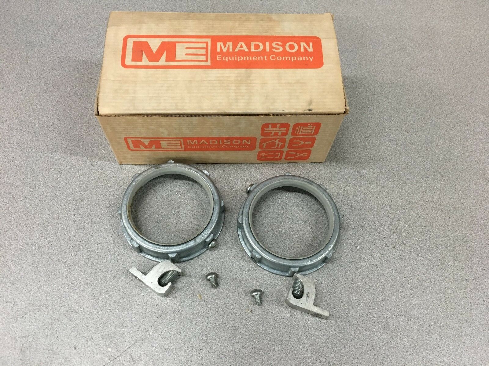 NEW BOX OF 2 MADISON EQUIPMENT 3" GROUNDED INSULATED BUSHINGS CBGI-300