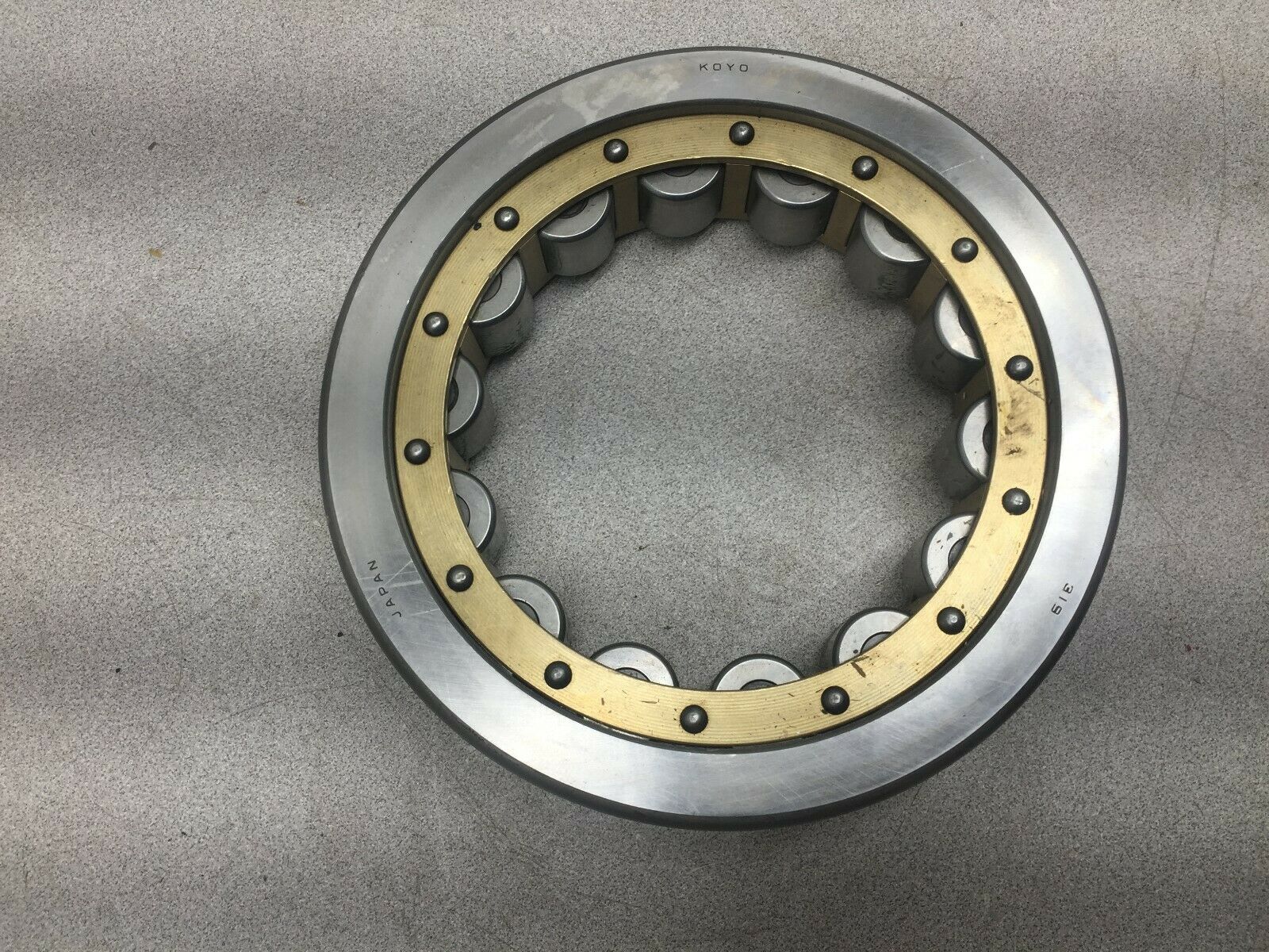 NEW NO BOX KOYO 200MM OD 45MM THICKNESS BEARING 319