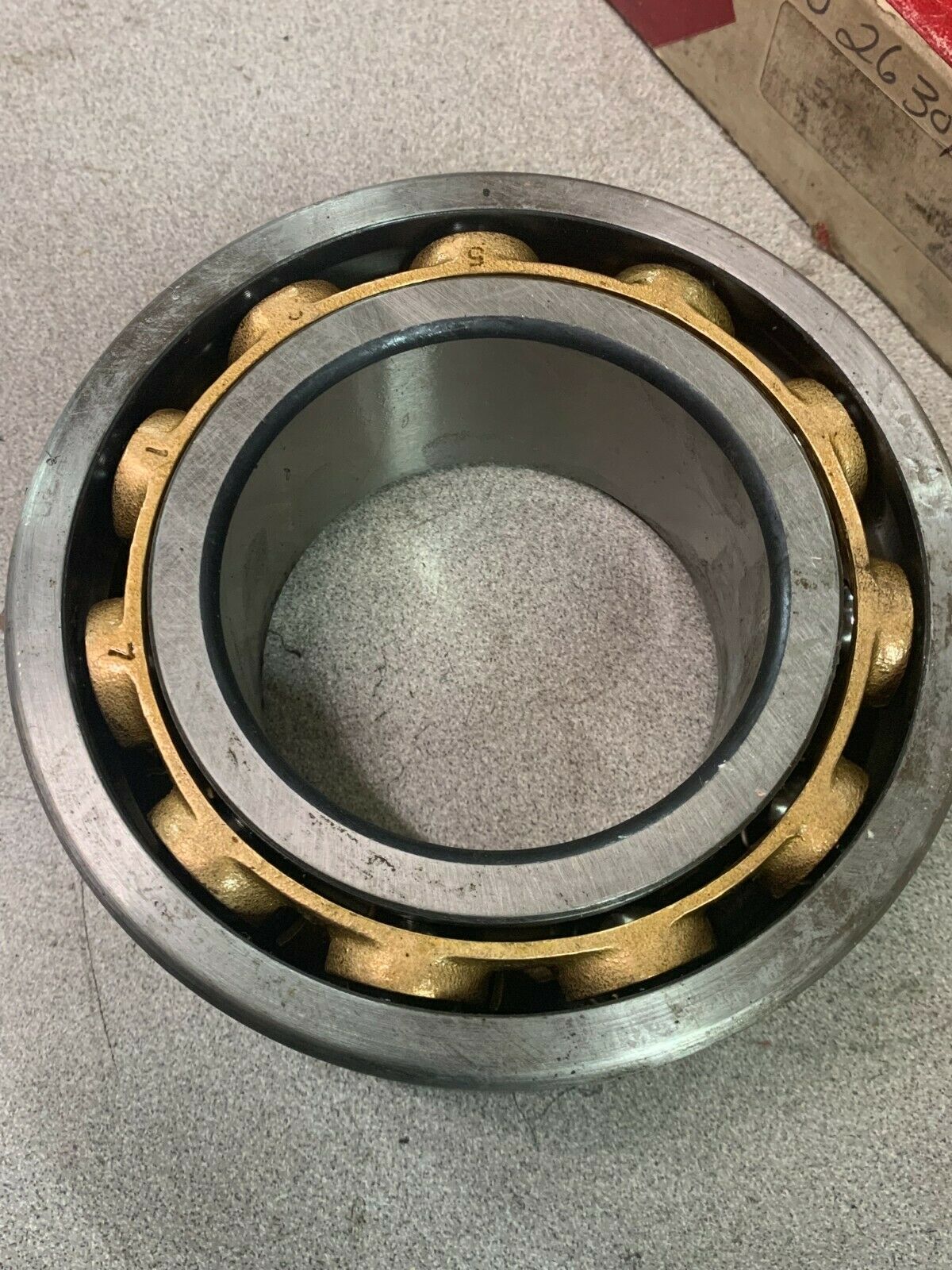 NEW IN BOX SKF ROLLER BEARING 5217 H