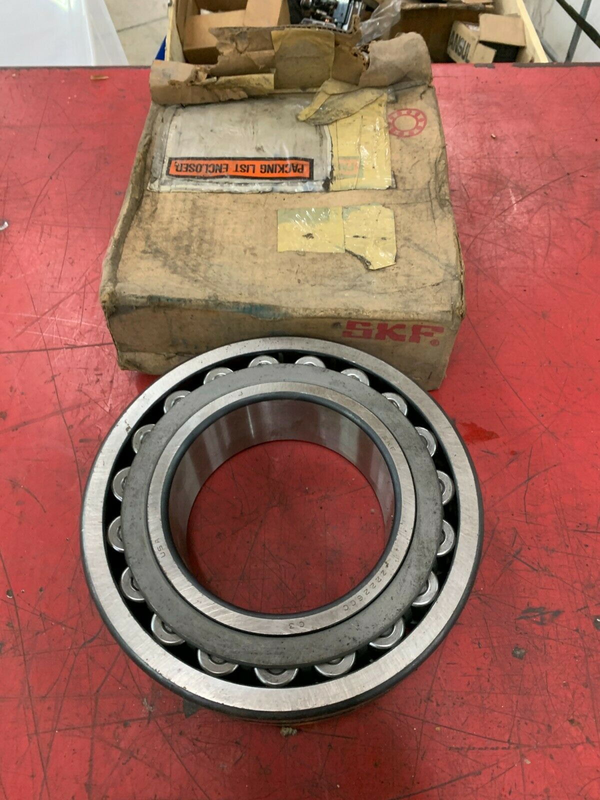 NEW IN BOX SKF 22226CCJC3W33 SPHERICAL ROLLER BEARING 22226 CCJ/C3/W33