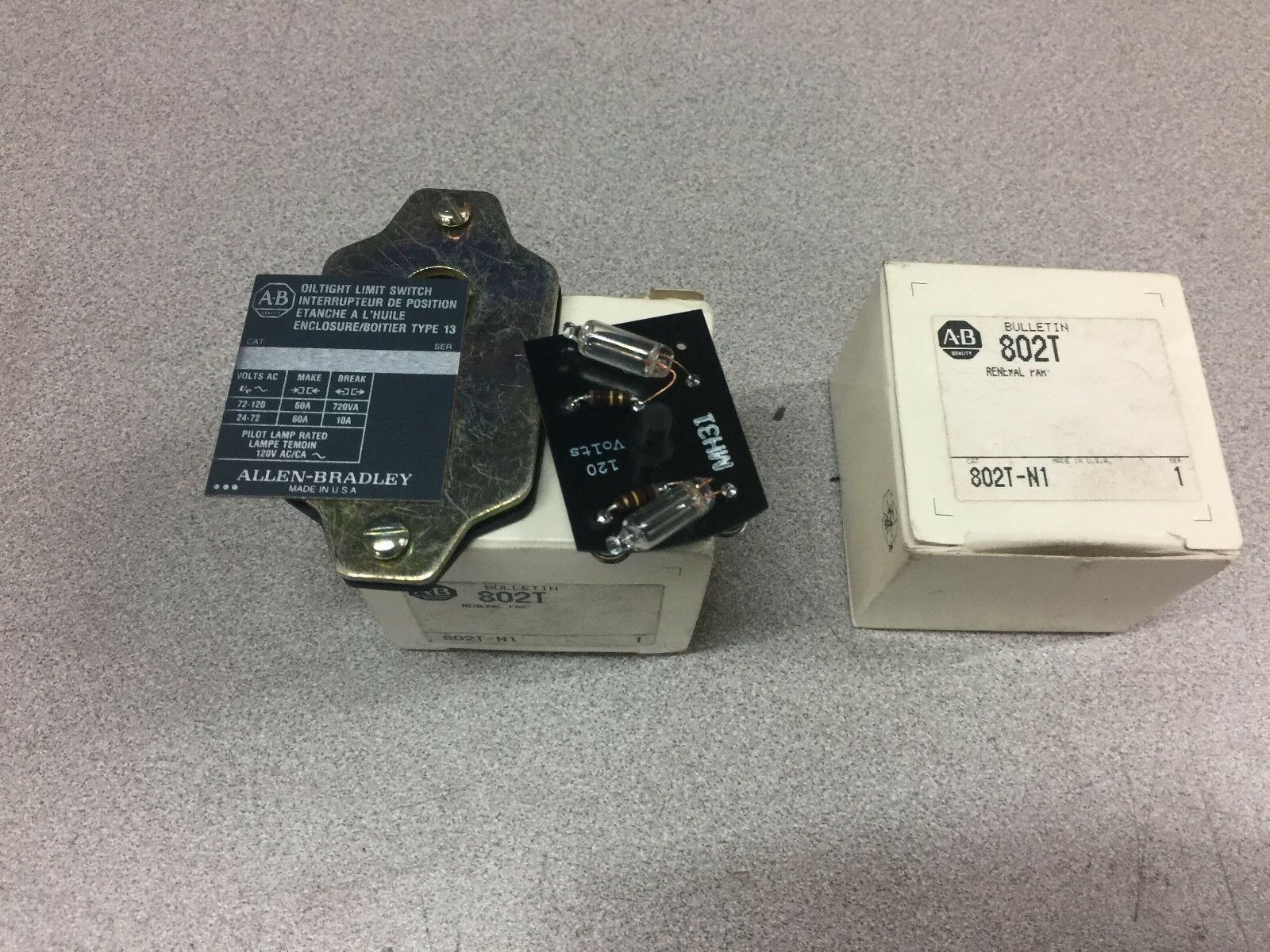 NEW IN BOX (LOT OF 2) ALLEN BRADLEY LIGHT KIT, INDICATING LAMP/COVER KIT  802T-N