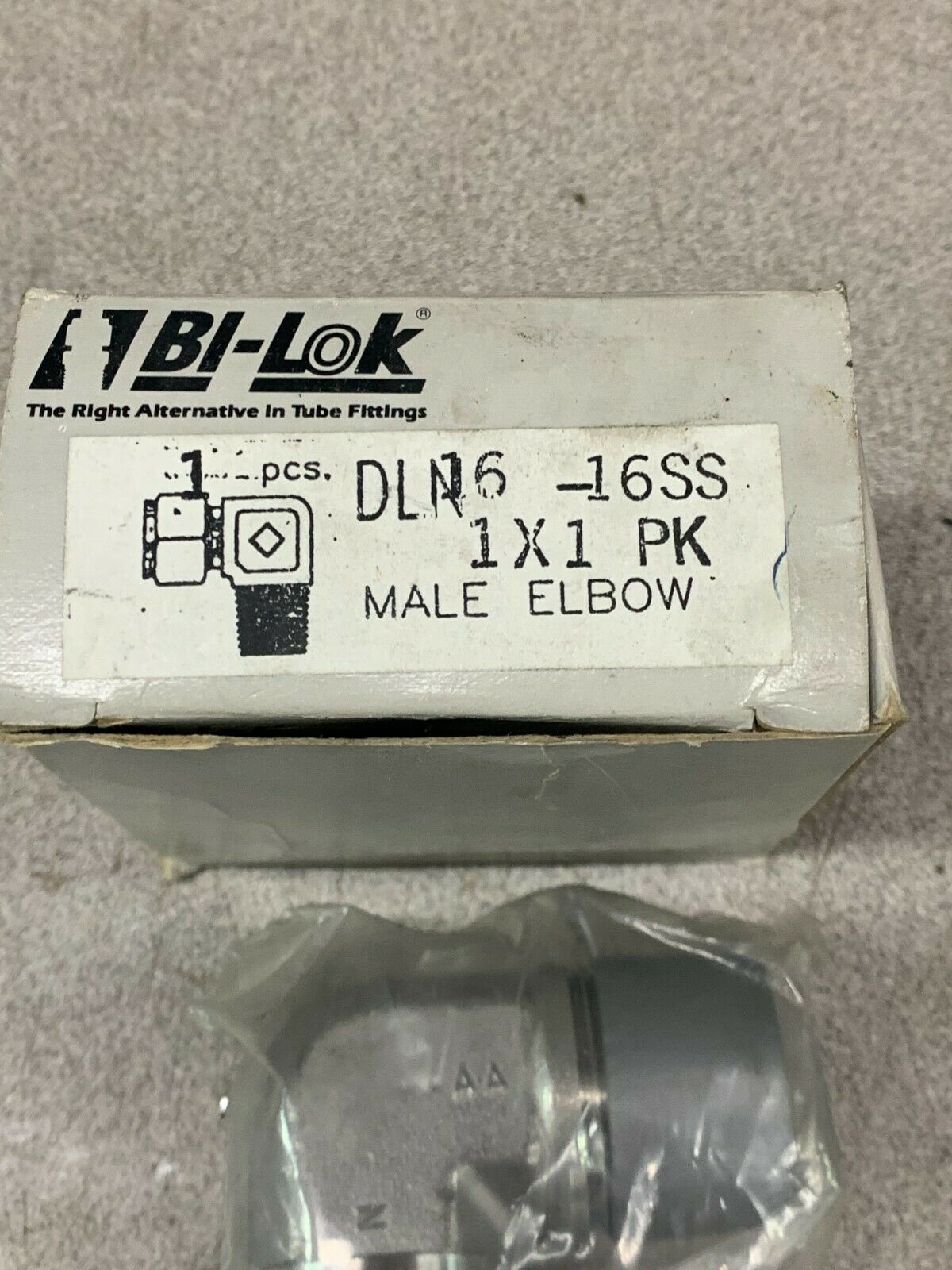 NEW IN BOX BI-LOK STAINLESS STEEL MALE ELBOW DLN16-16SS