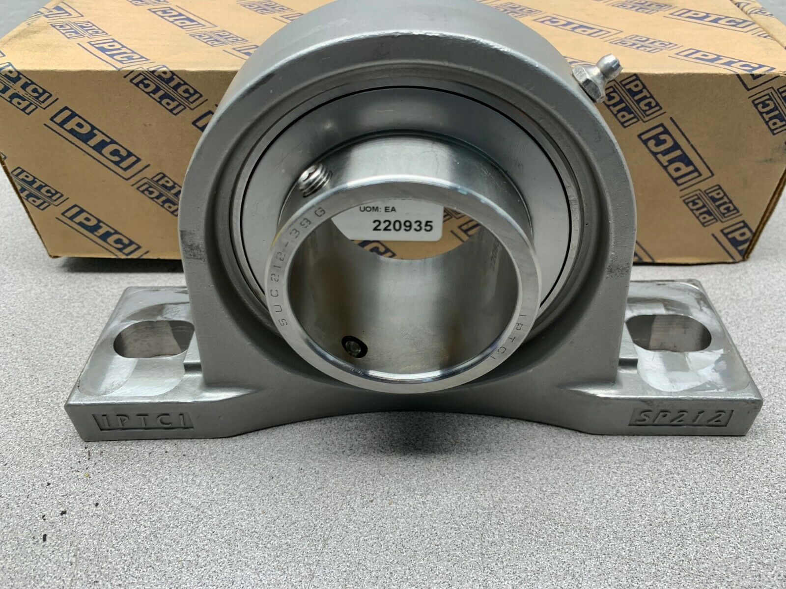 NEW IN BOX IPTCI STAINLESS STEEL PILLOW BLOCK BEARING 2-7/16" BORE SUCSP 212 39