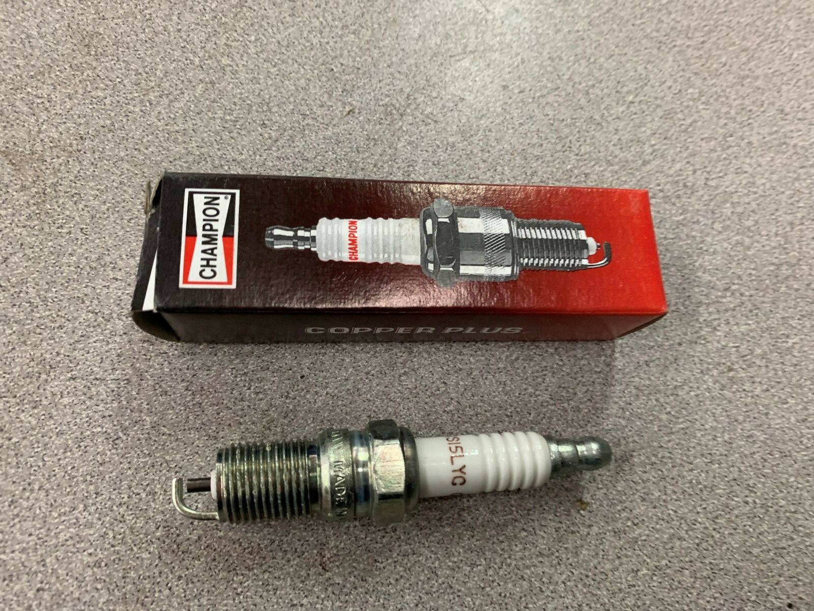 LOT OF 3 NEW IN BOX CHAMPION SPARK PLUG 15 RS15LYC