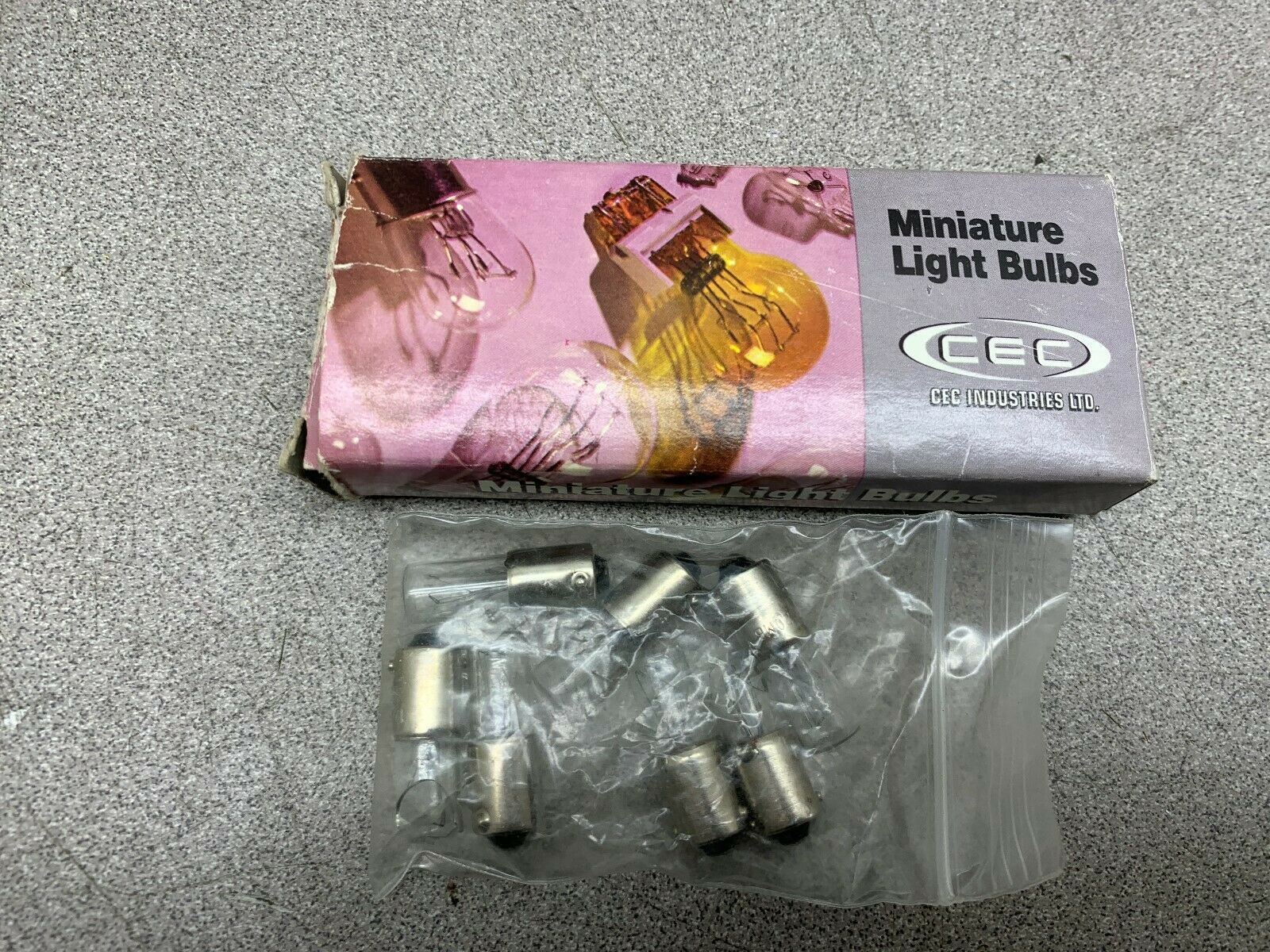 BOX OF 7 NEW IN BOX CEC BULB 120MB