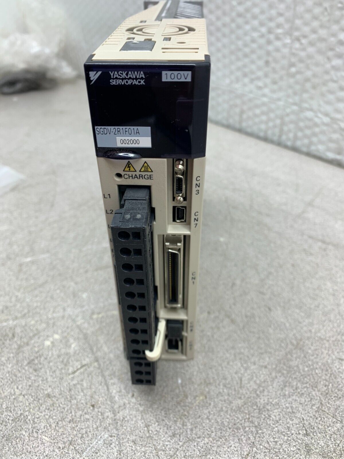 USED YASKAWA SERVOPACK SGDV-2R1F01A002000 SERVO DRIVE