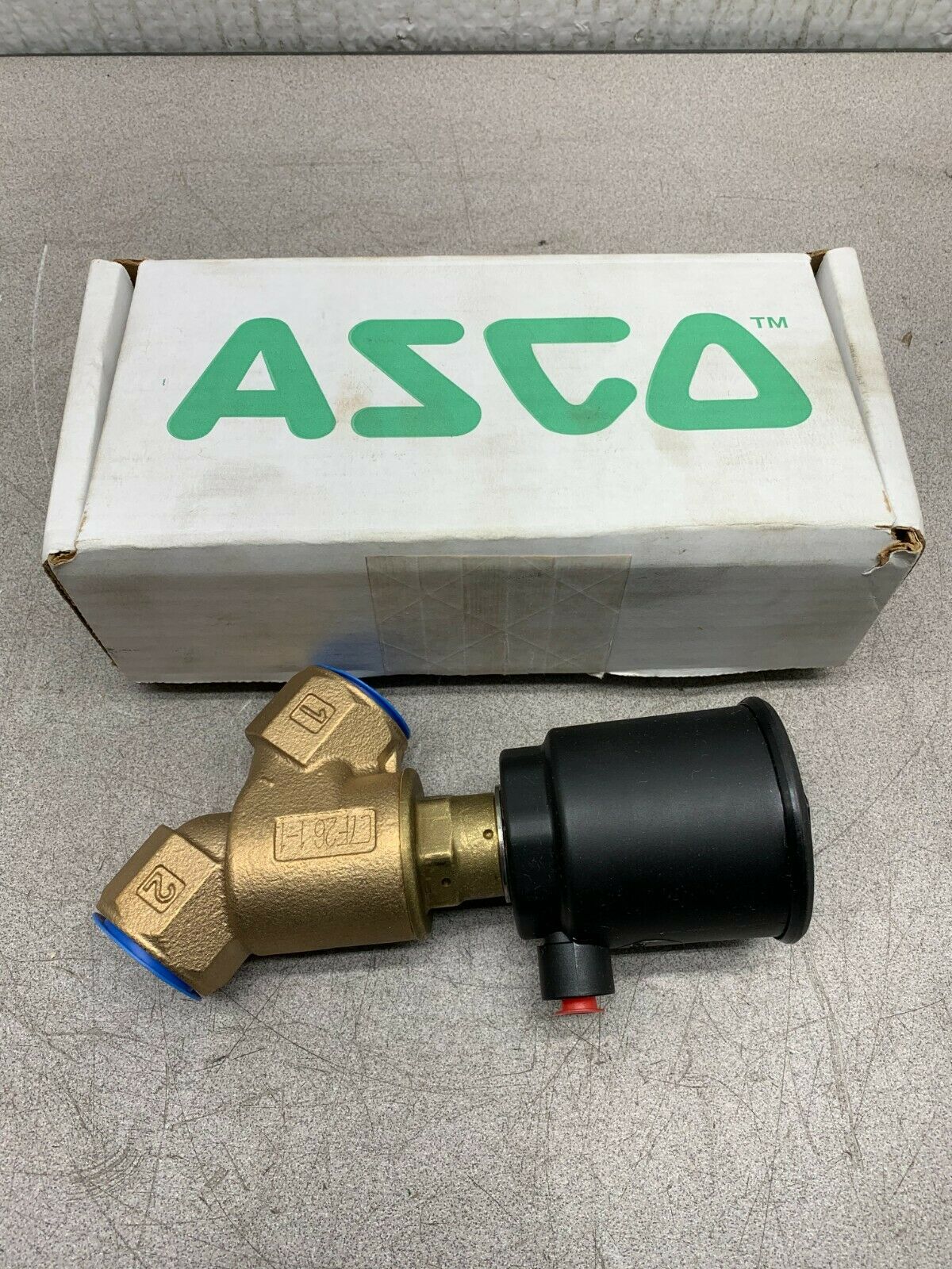 NEW IN BOX ASCO 1" SOLENOID VALVE 8290A392