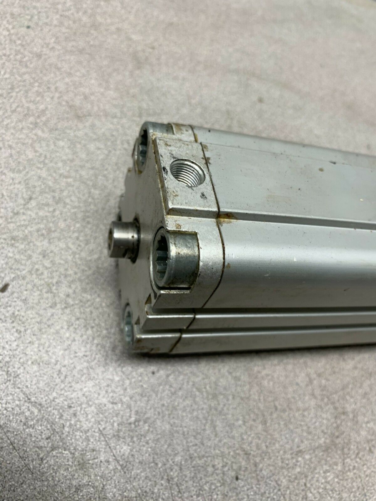 USED FESTO PNEUMATIC CYLINDER ADVU-40-270-PA