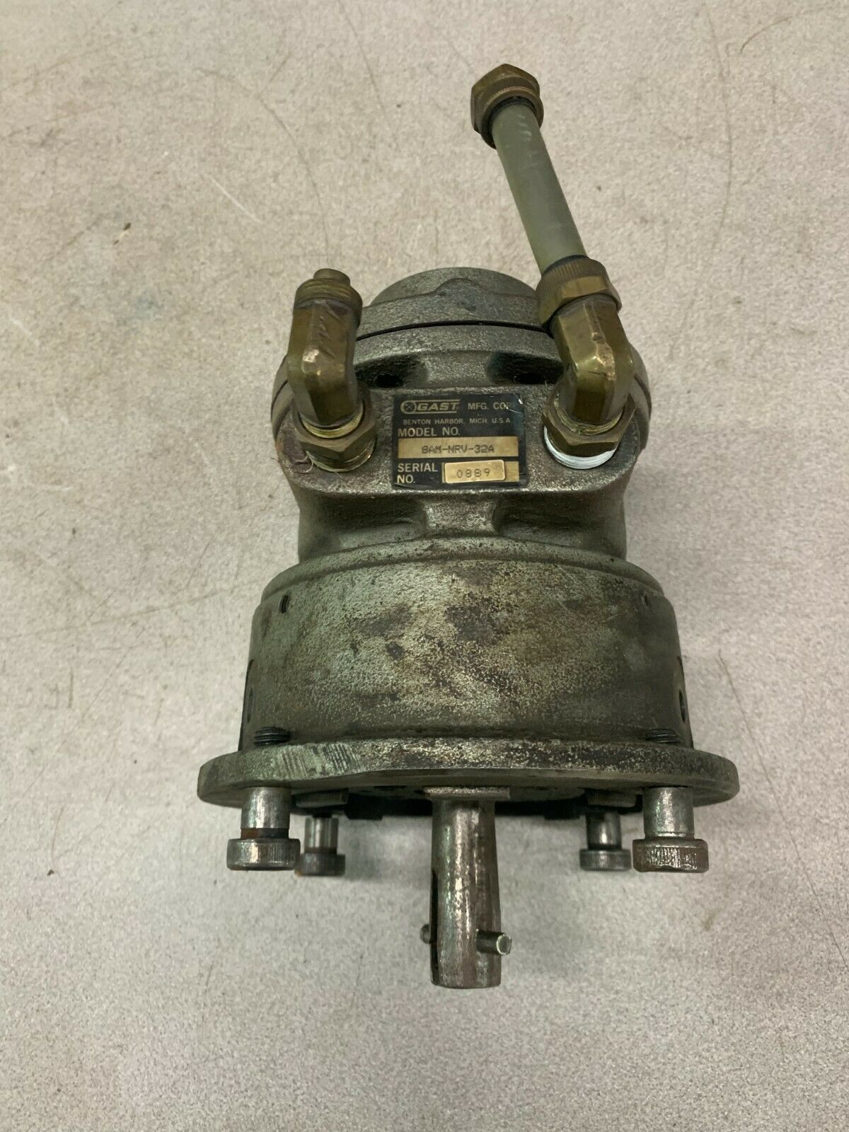 USED GAST AIR MOTOR 8AM-NRV-32A