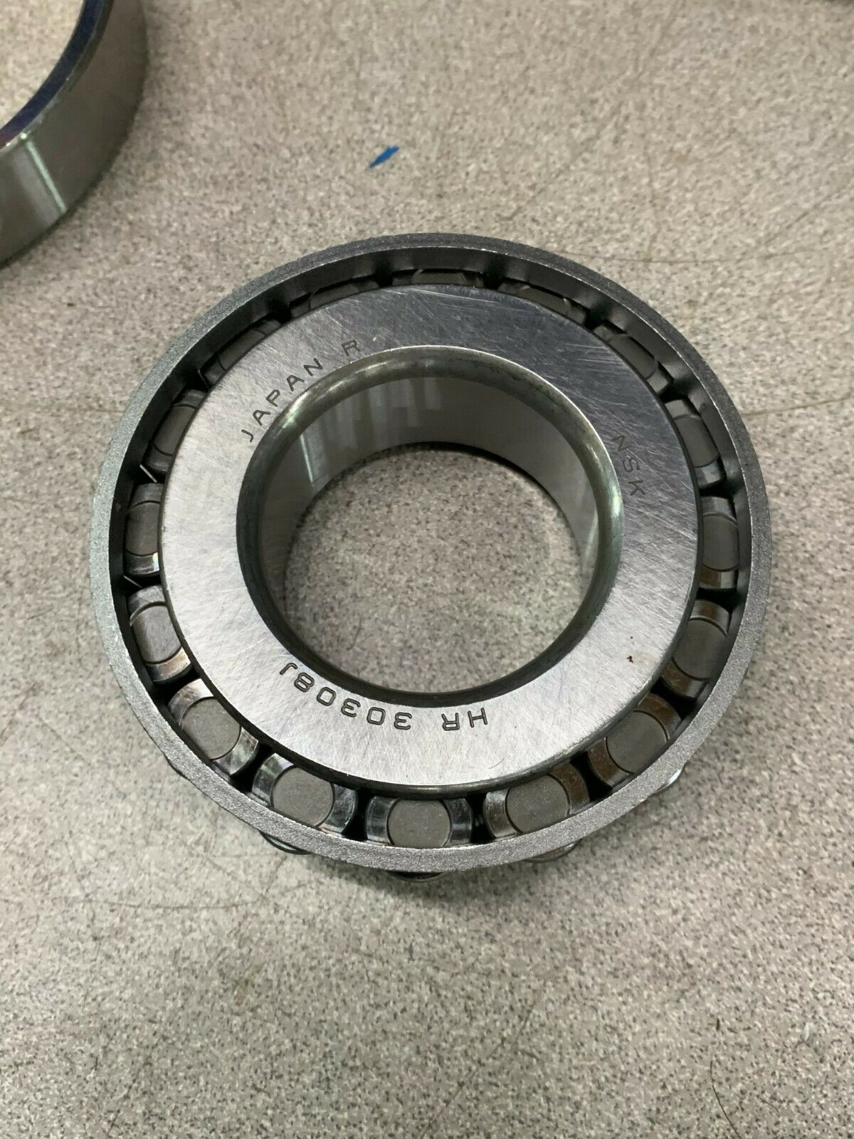 NEW IN BOX NSK ROLLER BEARING WITH CUP HR30308J