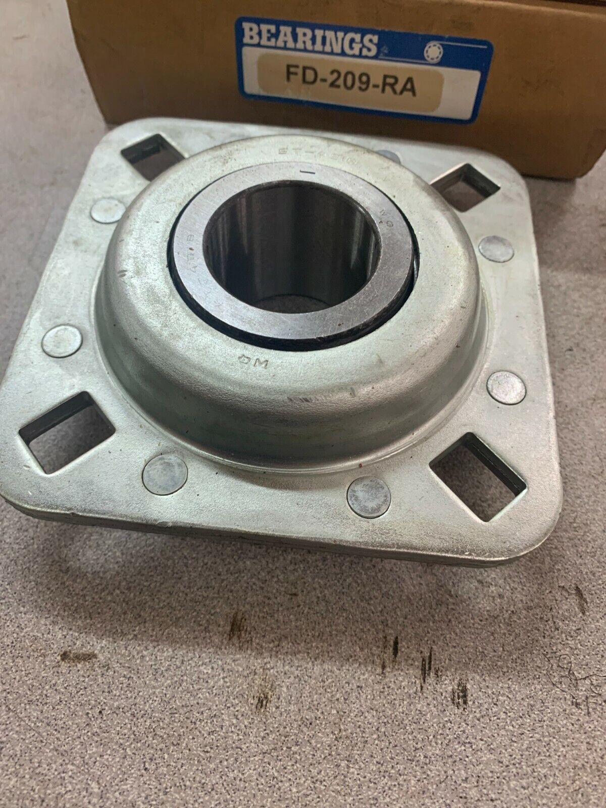 NEW IN BOX 4-BOLT FLANGE BEARING FD-209-RA