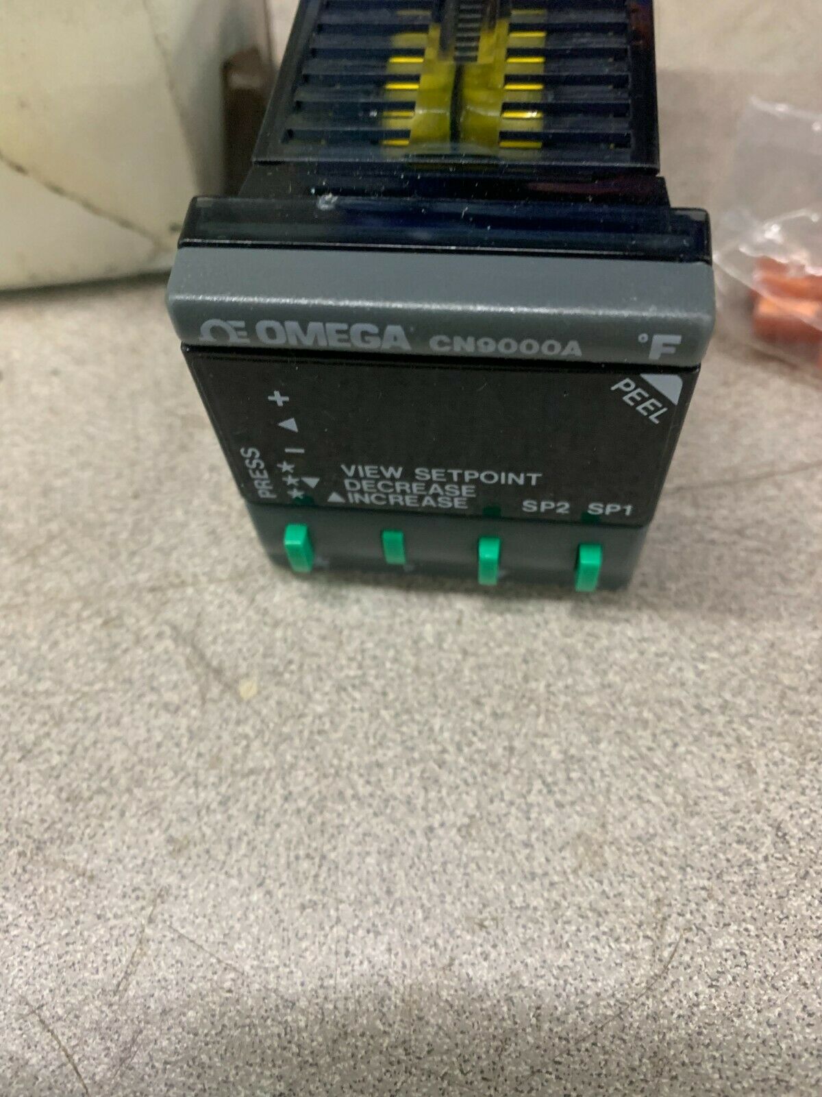 NEW IN BOX OMEGA TEMPERATURE PROCESS CONTROLLER CN9221A