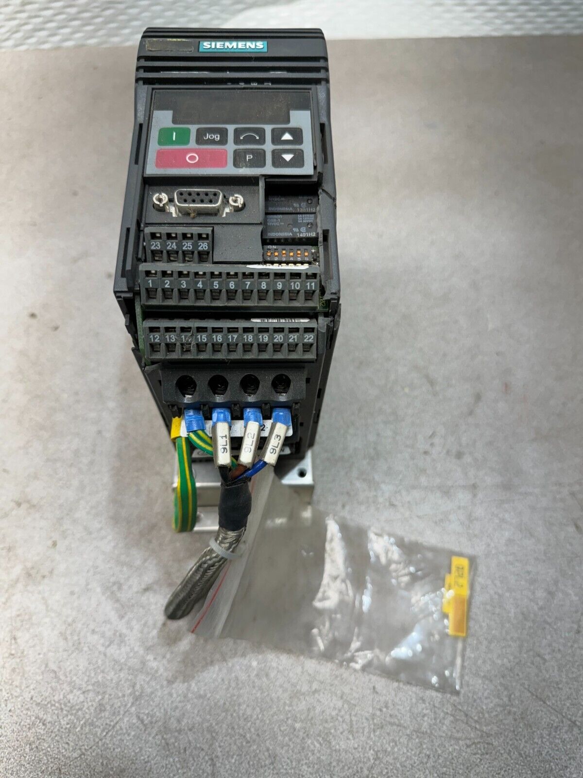 USED SIEMENS MICROMASTER VECTOR DRIVE 6SE3214-0DA40 WITH 6SE3290-ODA87-0FA1