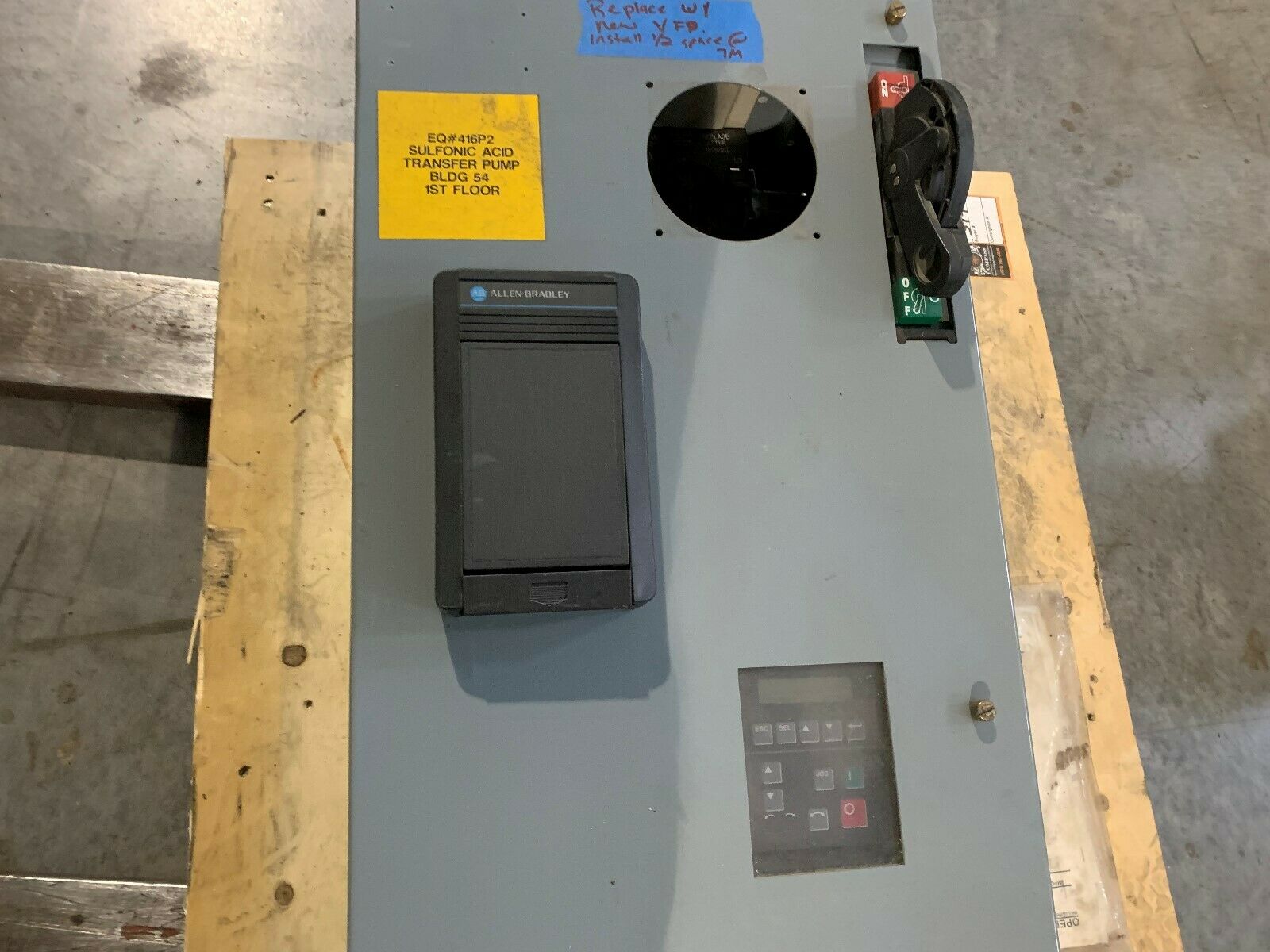 USED ALLEN-BRADLEY 7.5HP ALLEN-BRADLEY DRIVE WITH DISCONNECT 1336F-BRF75-AN-EN