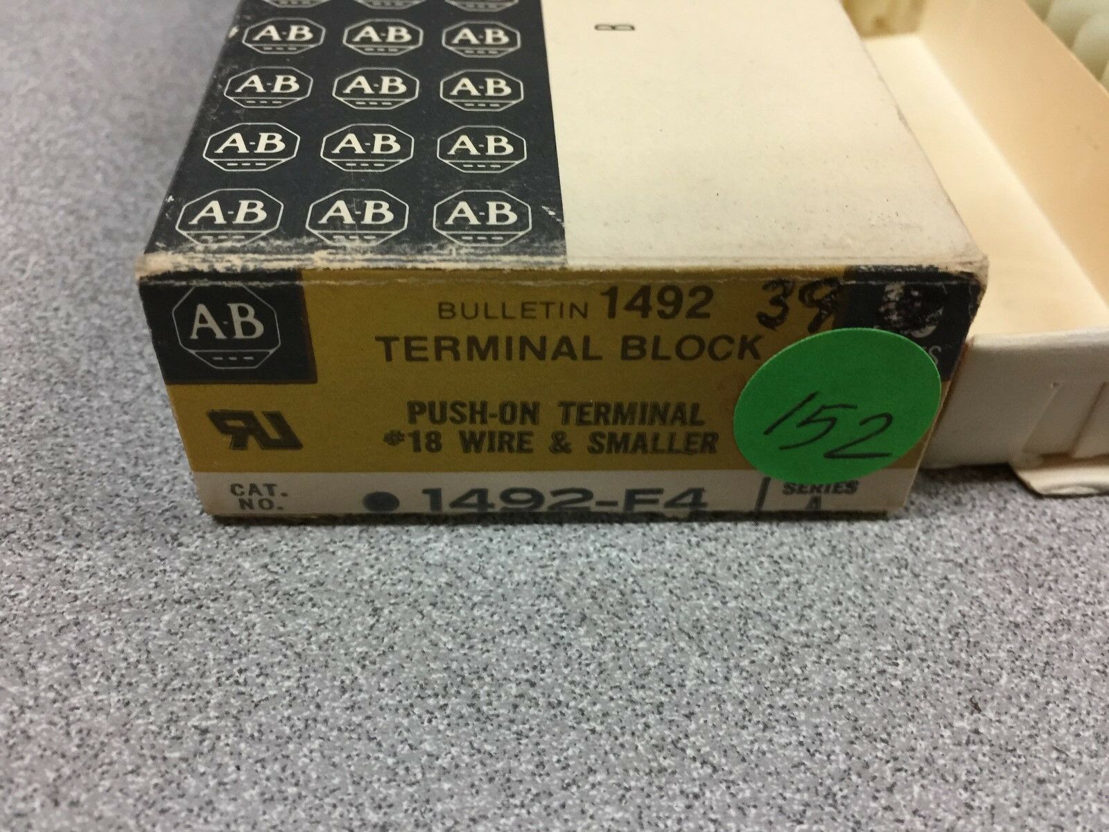 NEW IN BOX ALLEN BRADLEY TERMINAL BLOCKS LOT OF 39 1492-F4