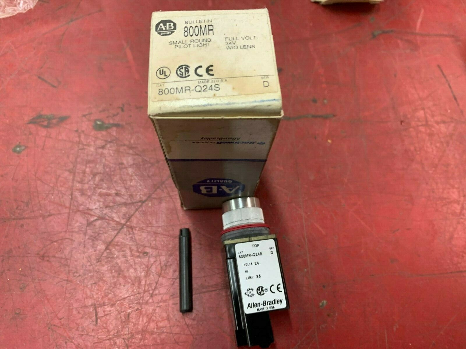 NEW IN BOX ALLEN BRADLEY PILOT LIGHT 800MR-Q24S SERIES D