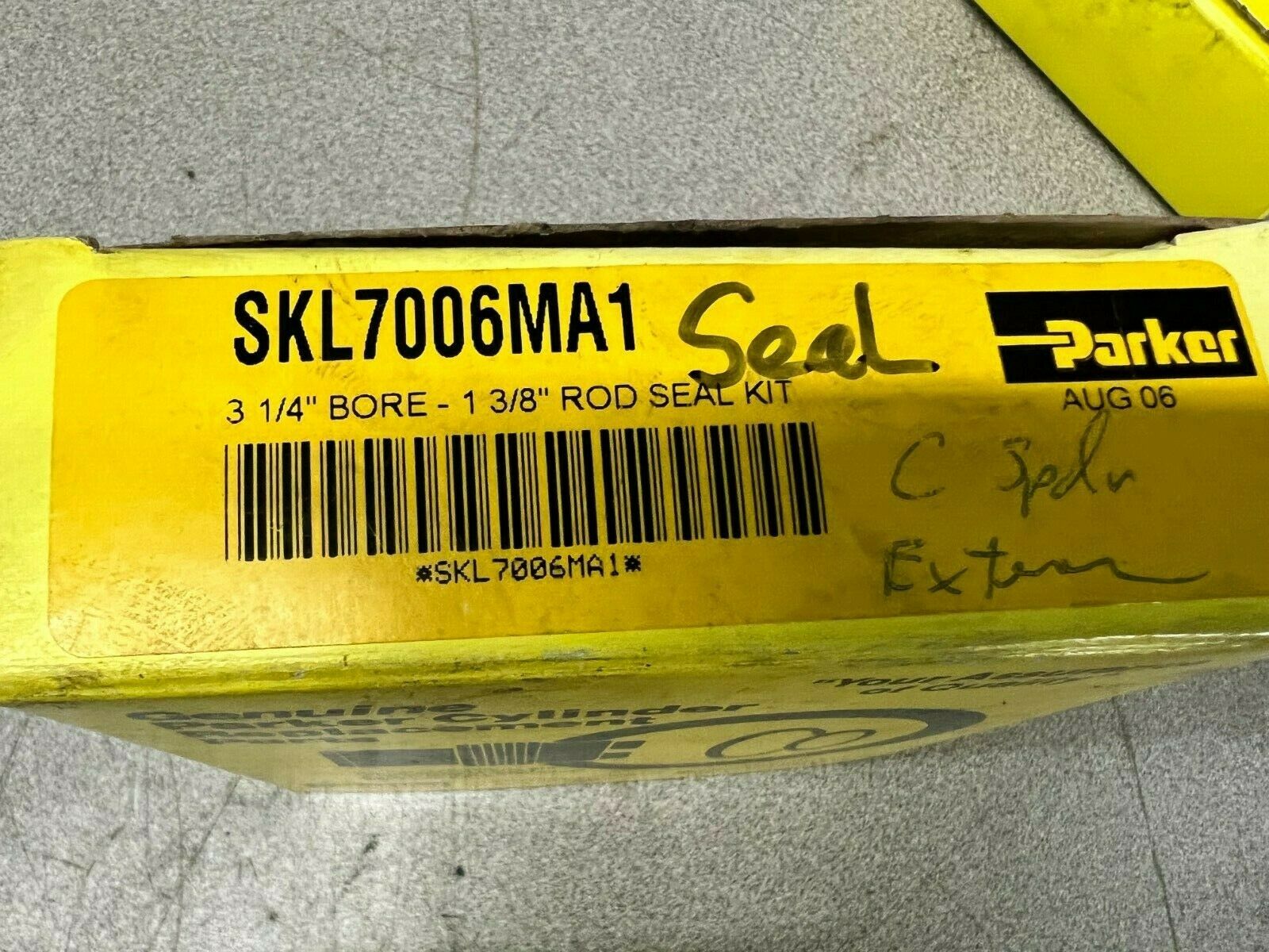 NEW IN BOX PARKER ROD SEAL KIT SKL7006MA1