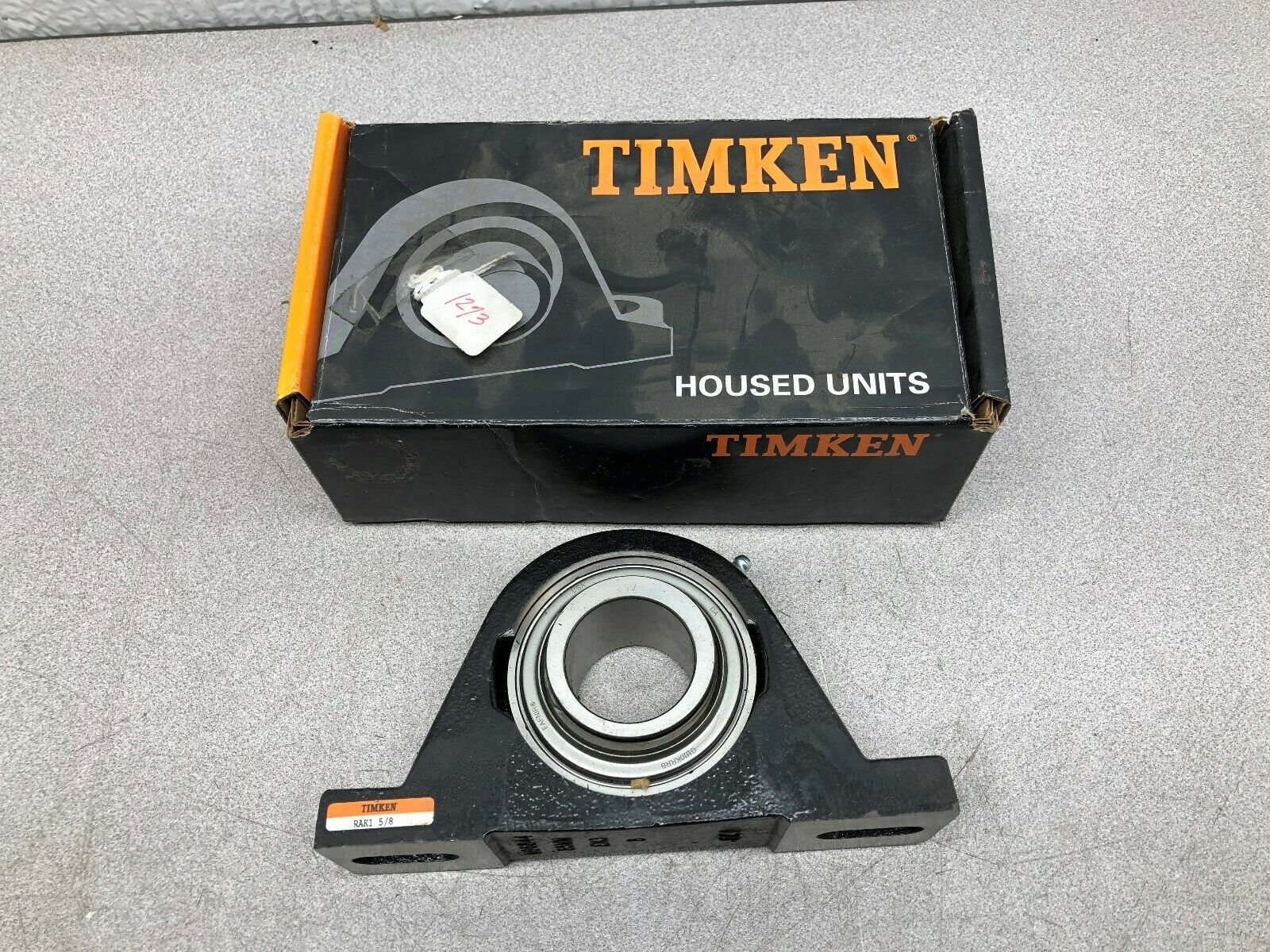 NEW IN BOX TIMKEN 2 HOLE 1 5/8 PILLOW BLOCK BEARING RAK1 5/8