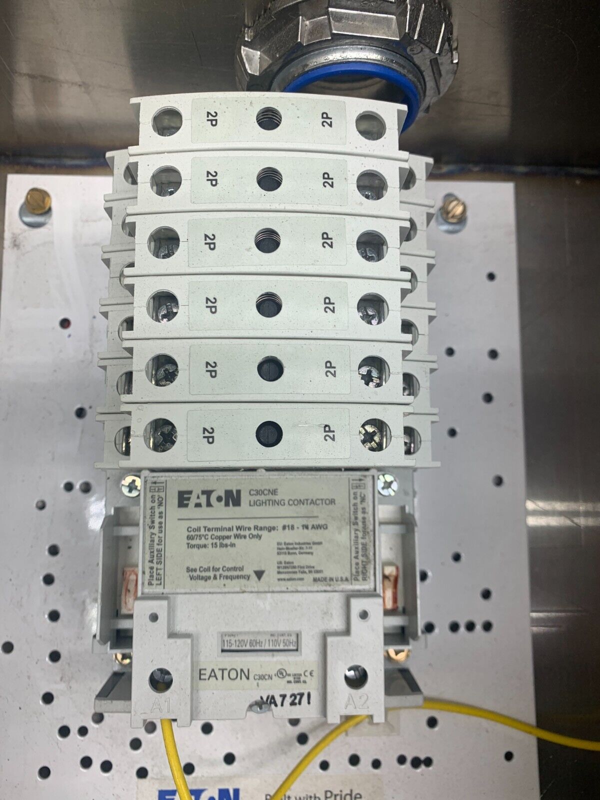 NEW EATON CUTLER-HAMMER ENCLOSURE ECC03C4ABA WITH LIGHTING CONTACTOR C30CNE