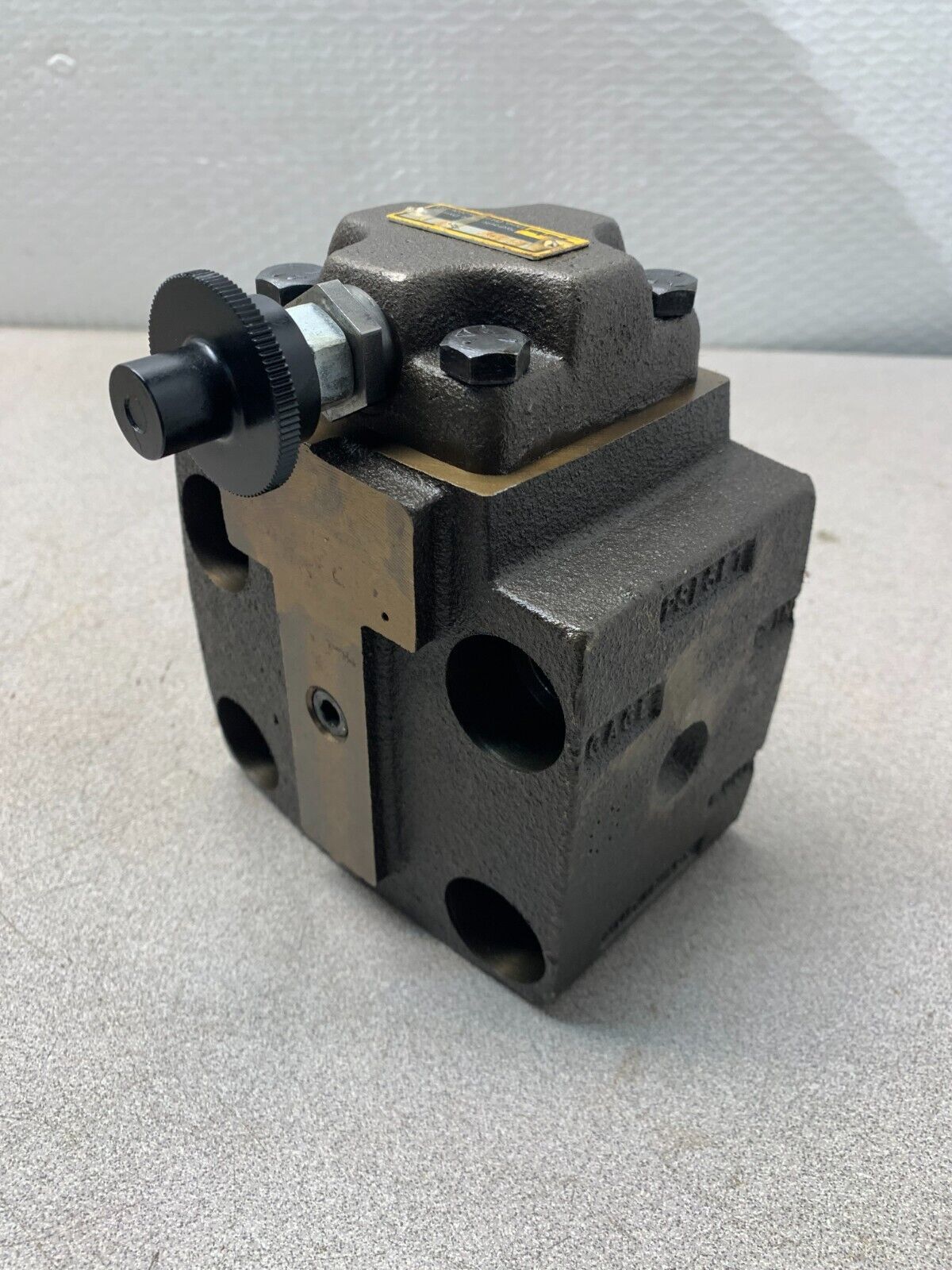 NEW PARKER HYDRAULIC PRESSURE CONTROL VALVE R10MF