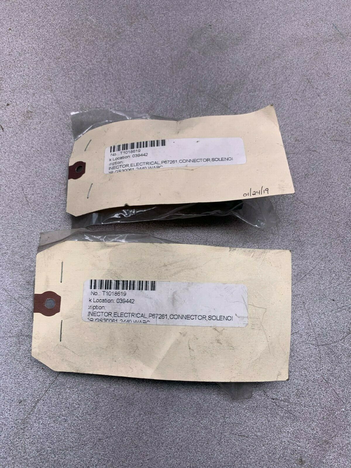 LOT OF 2 NEW NO BOX OMAL CONNECTOR P-067261-00000