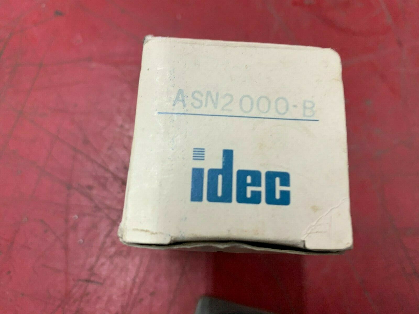 NEW IN BOX IDEC SELECTOR SWITCH ASN2000-B