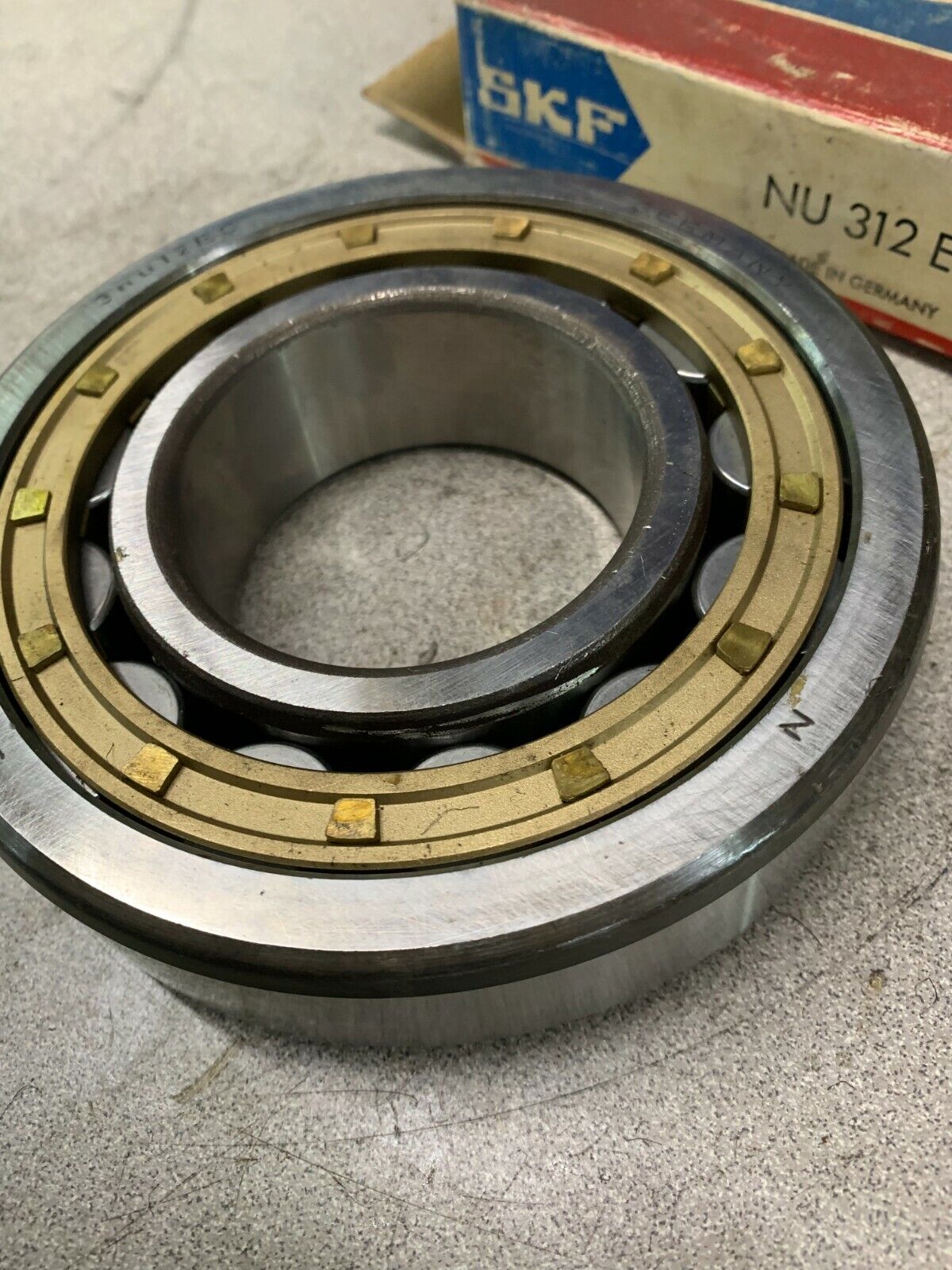 NEW IN BOX SKF CYLINDRICAL ROLLER BEARING NU 312 ECM